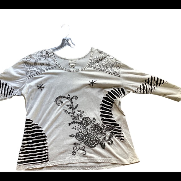 3/4 sleeve of comfy stretchy 100% cotton top in off white and black. - Picture 12 of 16